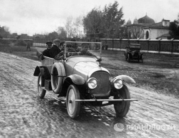 Испытание первого советского автомобиля