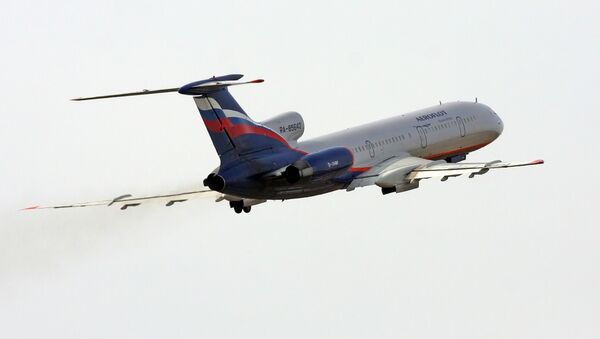 Самолет Ту-154м авиакомпании Аэрофлот в небе. Архив