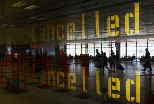 Табло аэропортов пестрят отмененными рейсами