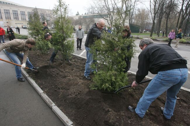 Власти Москвы призывают москвичей выйти 24 апреля на субботник