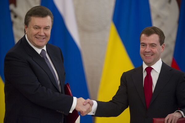 Президенты России и Украины Д.Медведев и В.Янукович