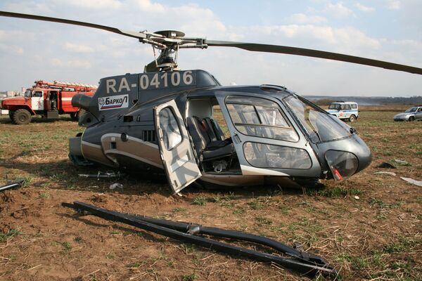Вертолет АС-350 совершил вынужденную посадку в Люберецком районе Подмосковья