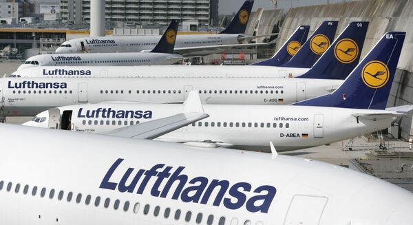 Скопившиеся из-за извержения вулкана в аэропорту Франкфурта самолеты Lufthansa 