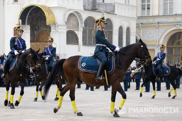 Выступления президентского полка на соборной площади