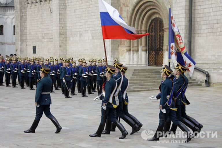 Церемониальный развод пеших и конных караулов в Кремле