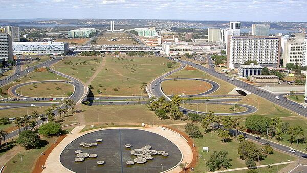 Бразилиа, центральная развязка, комплекс зданий федерального правительства – вид с телебашни