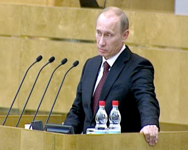 Половина бюджета-2009 пошла на социальные нужды - Путин