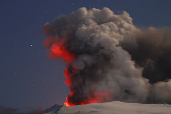 Извержение вулкана Эйяфьятлайокудль