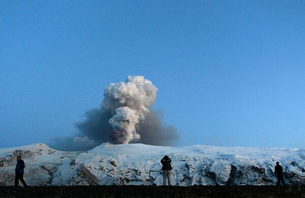 Извержение вулкана Эйяфьятлайокудль
