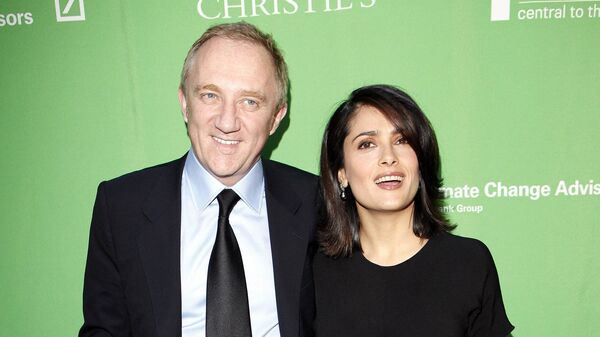 Сальма Хайек с мужем Франсуа-Анри Пино на зеленом аукционе Christie`s в День Земли