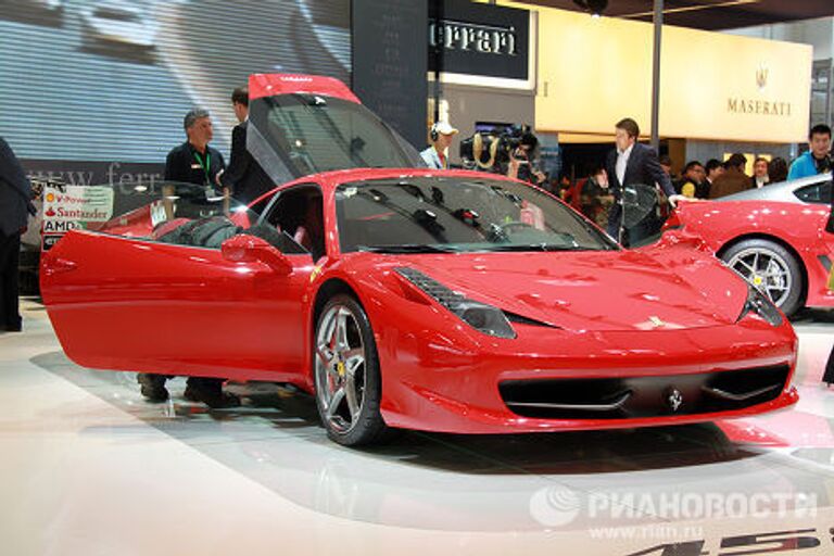 Автомобиль Ferrari на международном Пекинском автосалоне Auto China-2010