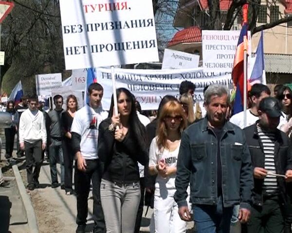 Память о жертвах геноцида почтили в Ростове тысячи армян