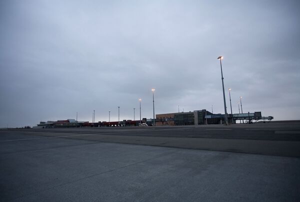 Международный аэропорт Кеблавик в 30 километрах к западу от Рейкьявика