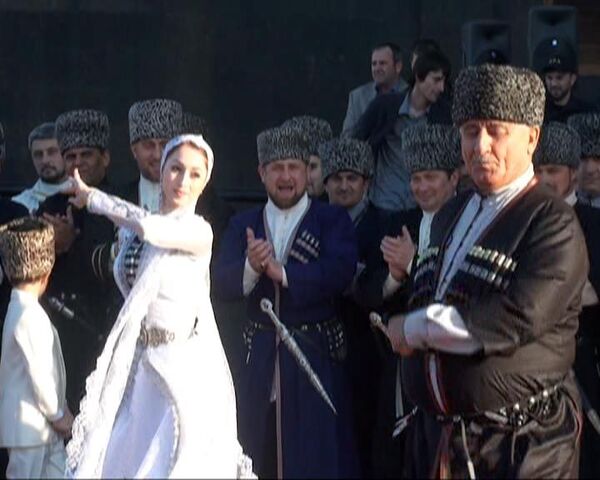 Президент Чечни пустился в пляс в День родного языка