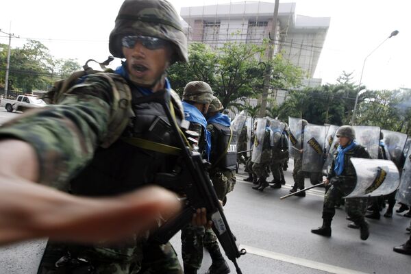 Столкновение демонстрантов с полицией в Бангкоке