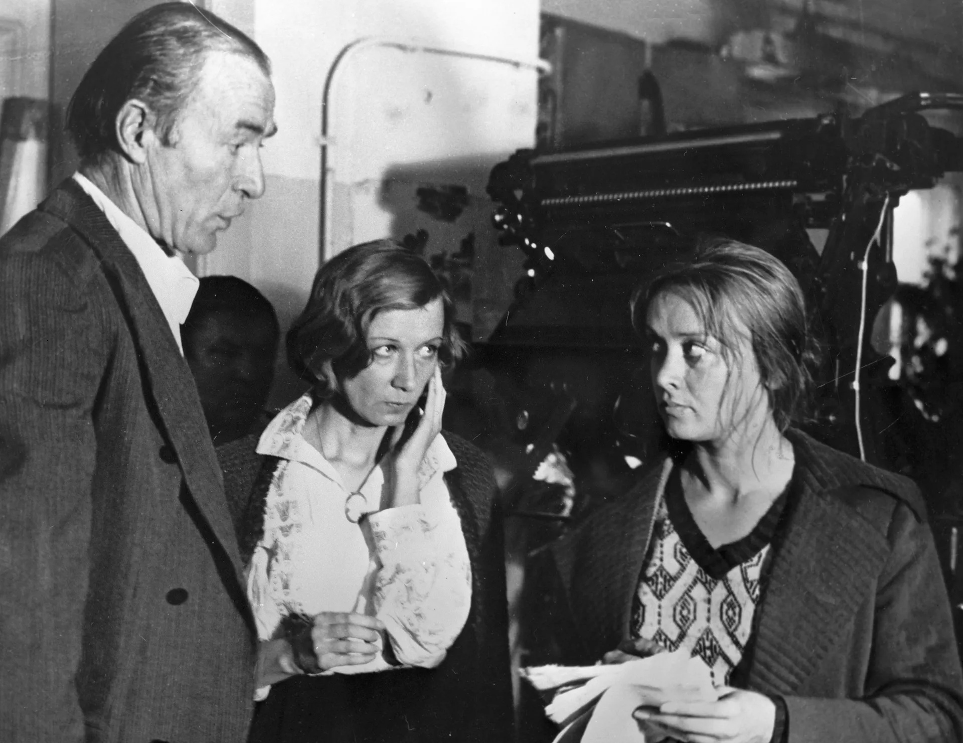 Николай Гринько, Алла Демидова и Маргарита Терехова на съемках фильма Андрея Тарковского Зеркало - РИА Новости, 1920, 30.07.2025