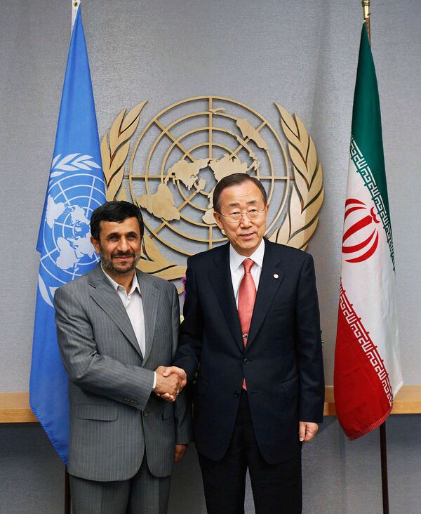 Махмуд Ахмадинежад и Пан Ги Мун 