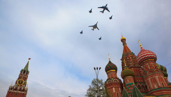 Пролет военной авиации над Красной площадью в преддверии Парада Победы