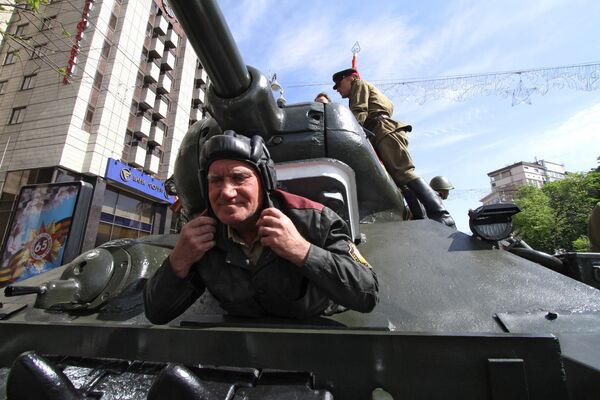 Генеральная репетиция соместного парада войск по случаю 65-й годовщины Победы в Великой Отечественной войне в Киеве