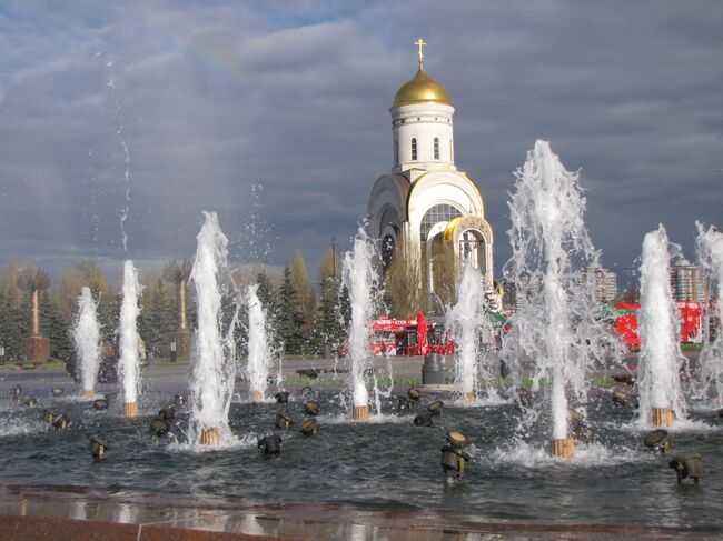 Москва. Фонтан на площади Победы. Архив