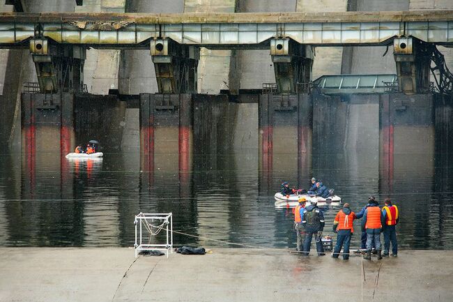 Обследование водобойного колодца СШГЭС. Архив