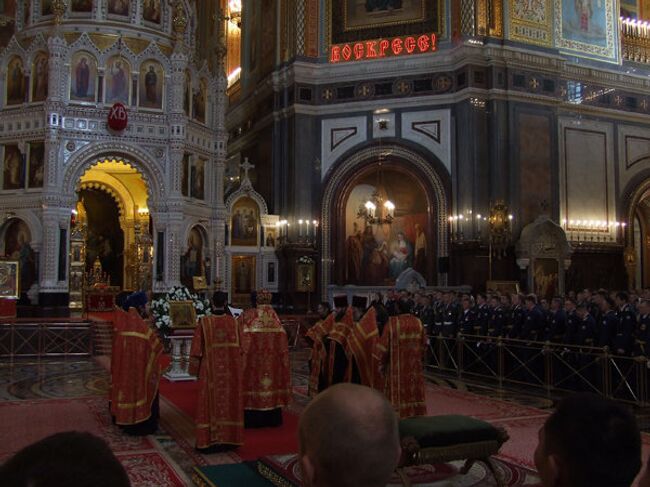 Десантники на молебне в Храме Христа Спасителя