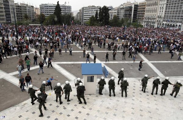 Массовая забастовка в Греции против антикризисных мер правительства