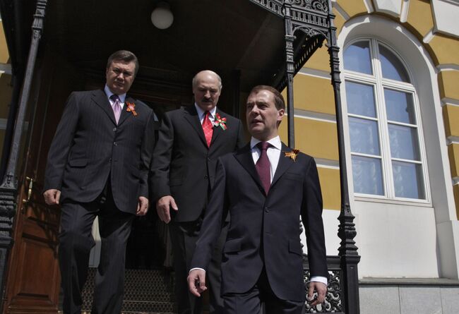 Президент РФ Д.Медведев встретил лидеров Белоруссии и Украины в Кремле