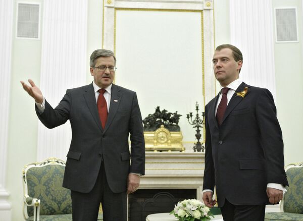 Президент РФ Д.Медведев встретился с и.о. президента Польши Б.Коморовским