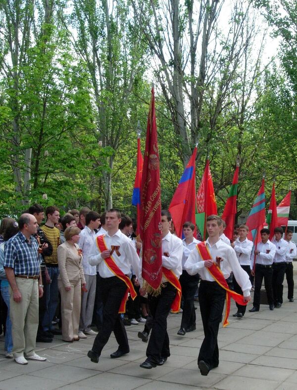Торжественный митинг, посвященный 65-летию Победы, прошел в Мелитопольском техникуме