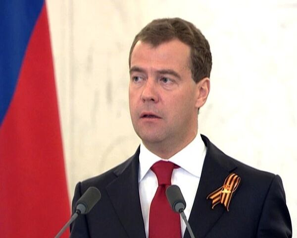  Дмитрий Медведев поднял тост за Великую Победу