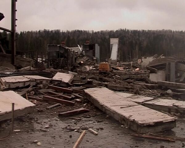 Последствия взрывов на шахте Распадская в Кемеровской области