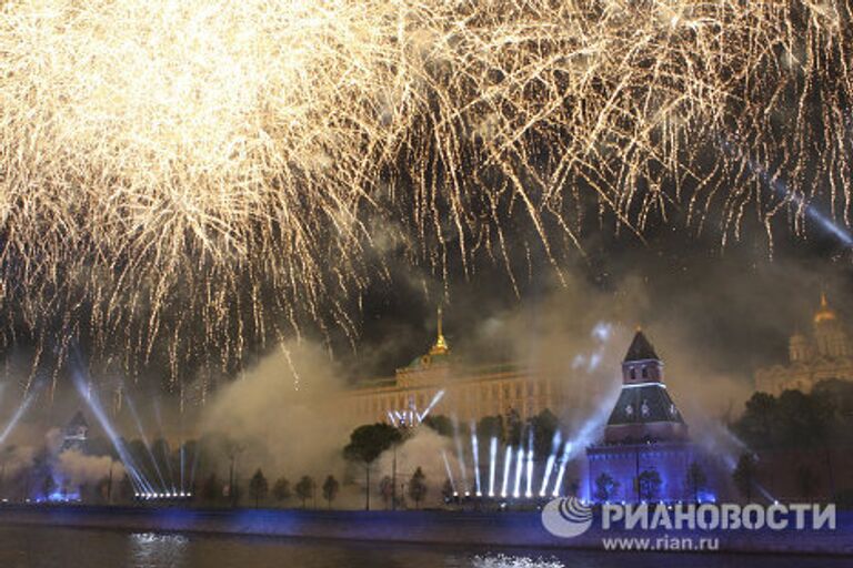 Праздничный салют над Москвой