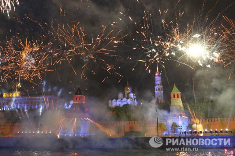 Праздничный салют над Москвой