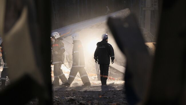 Последствия взрывов на шахте, архивное фото