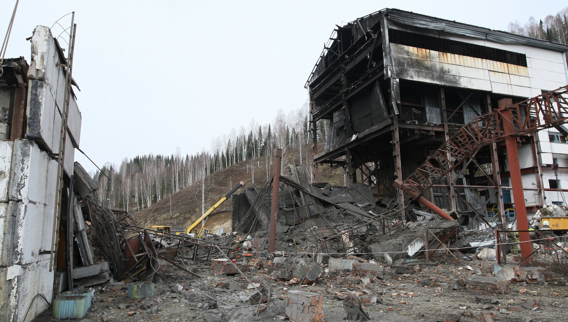 Шахта распадская 2010. Авария на угольной шахте "Распадская" в 2010 году. Авария на шахте Распадская в 2010.