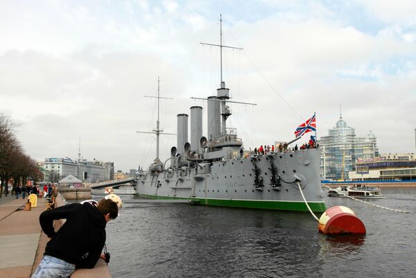Памятник-корабль - крейсер 1-го ранга Аврора. Архив
