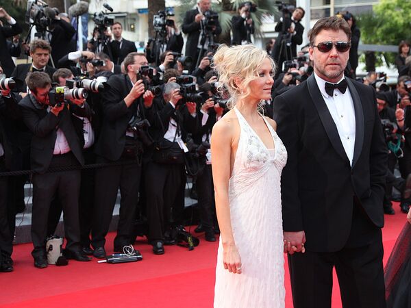 Актер Рассел Кроу с супругой Даниэль Спенсер на 63-ем Международном Каннском кинофестивале