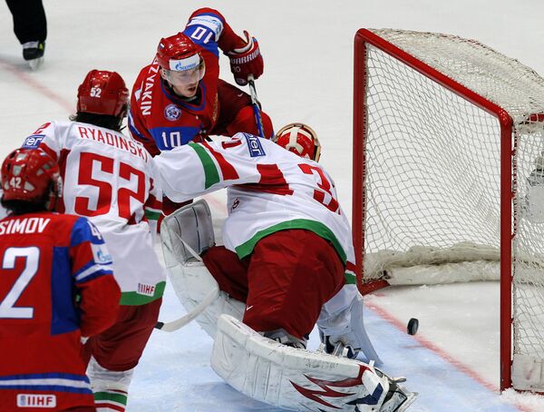Игровой момент матча Россия - Белоруссия 