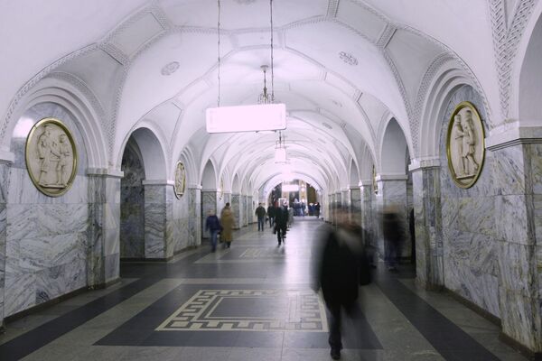 Станция Кольцевой линии Московского метрополитена Парк Культуры. Архив