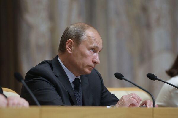 Премьер-министр РФ Владимир Путин на заседании в Доме правительства РФ