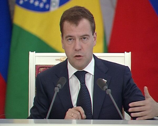 Россия и Бразилия отменят визы – Медведев