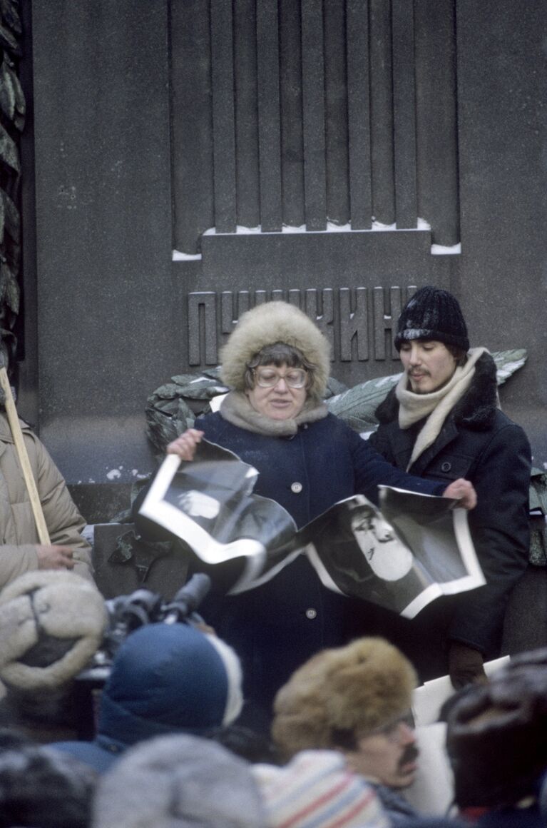 Валерия Новодворская на митинге, посвященном Дню прав человека.