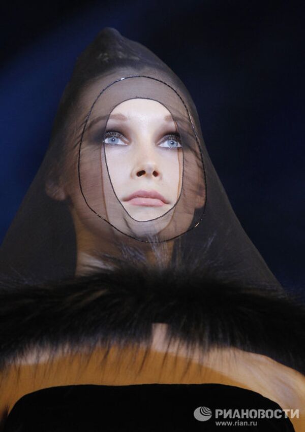 Показ коллекции французского модельера Жана-Поля Готье Настоящий haute couture