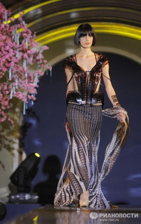 Показ коллекции французского модельера Жана-Поля Готье Настоящий haute couture