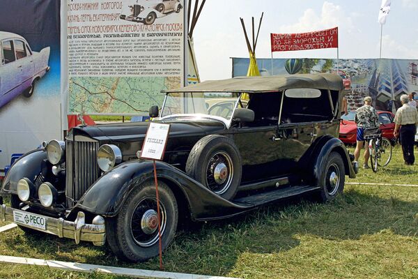Автомобиль Паккард 1933 года. Архив