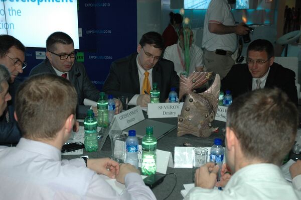 В Российском павильоне на ЭКСПО-2010 состоялся экспертный «круглый стол» по информационно-коммуникационным технологиям