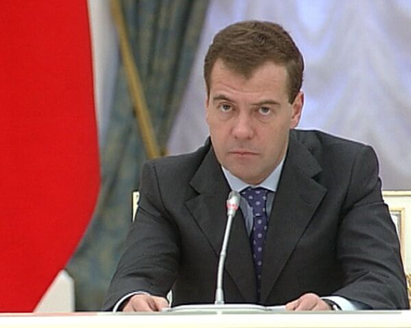 Коррупция на Северном Кавказе угрожает нацбезопасности – Медведев