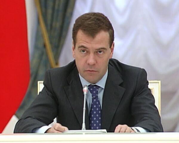 Медведев категорически против некорректных фраз о судах
