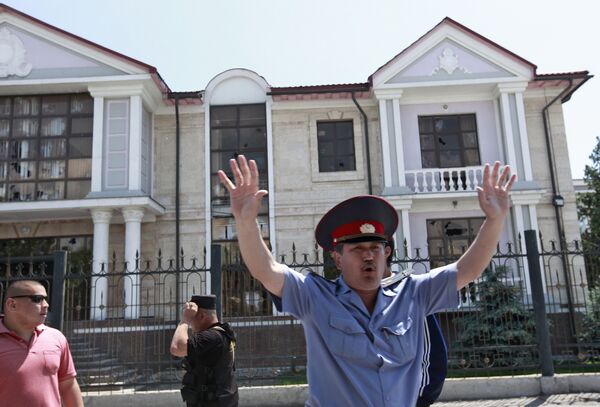 Известный правозащитник Киргизии приговорен к пожизненному заключению за убийство